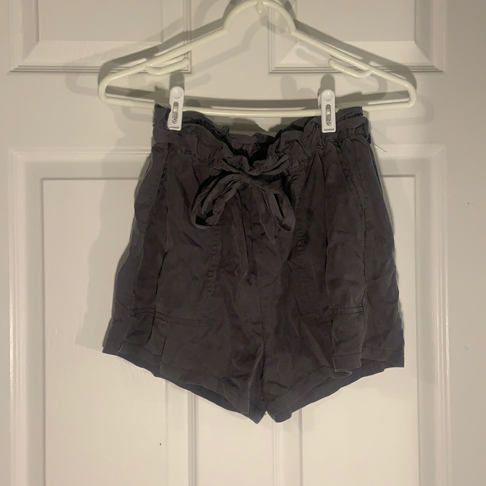 Paperbag style shorts